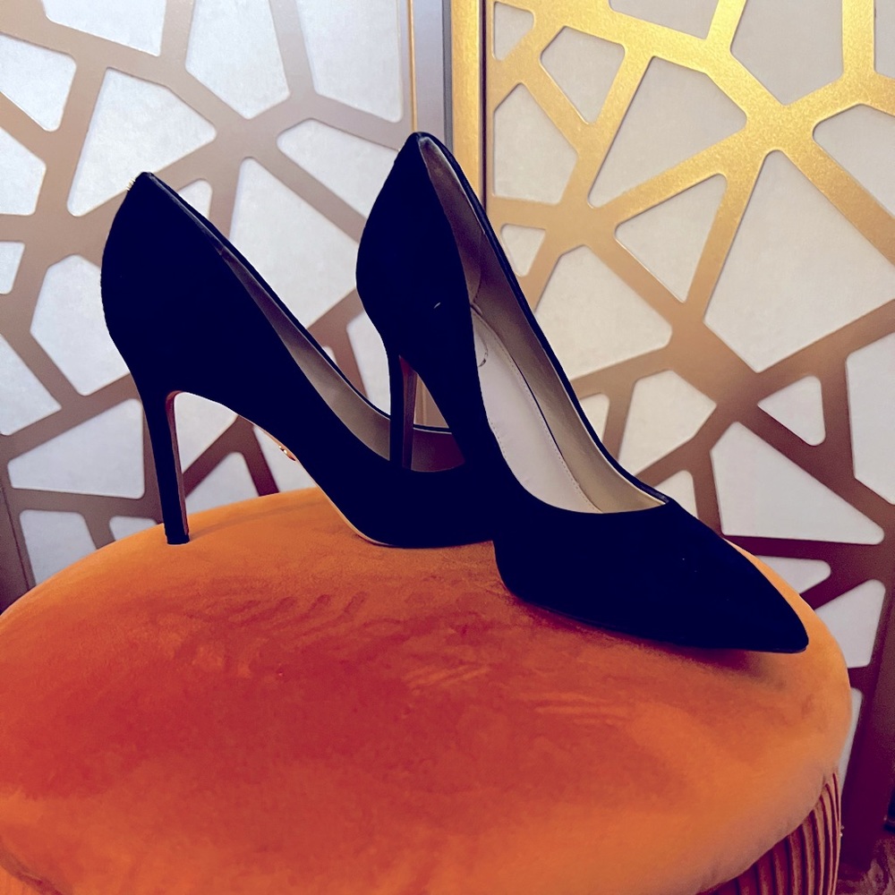 Sam Eldman black suede pumps